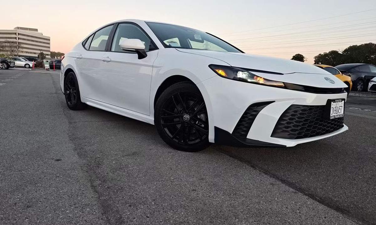 Toyota Camry 2025
