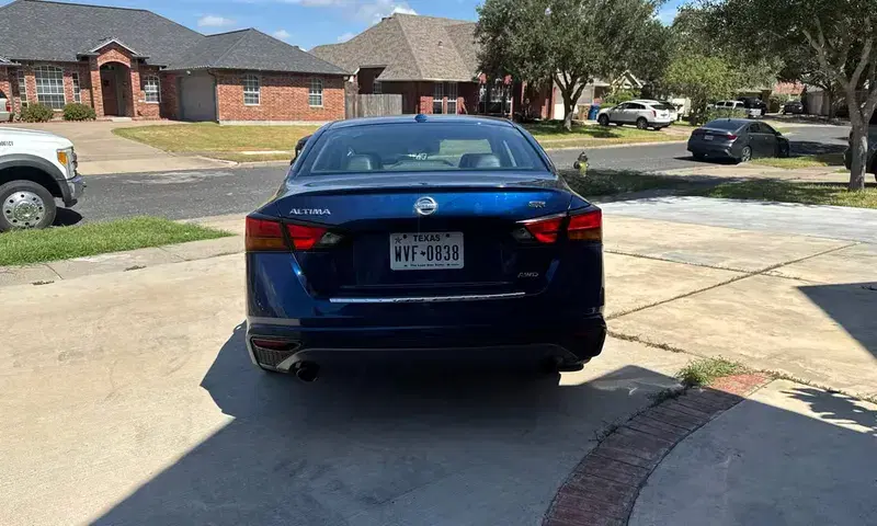 Car Image 4