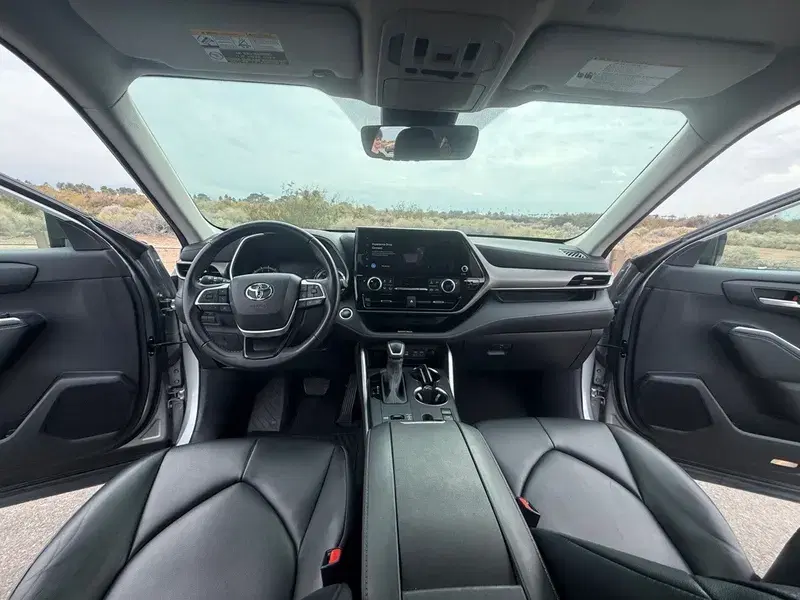 Car Image 4