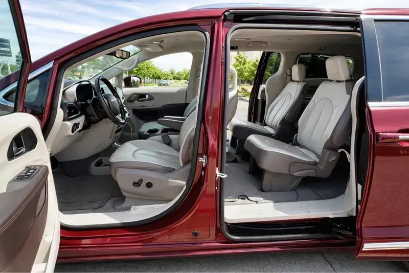 Car Image 4