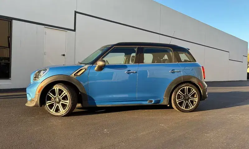 Car Image 4