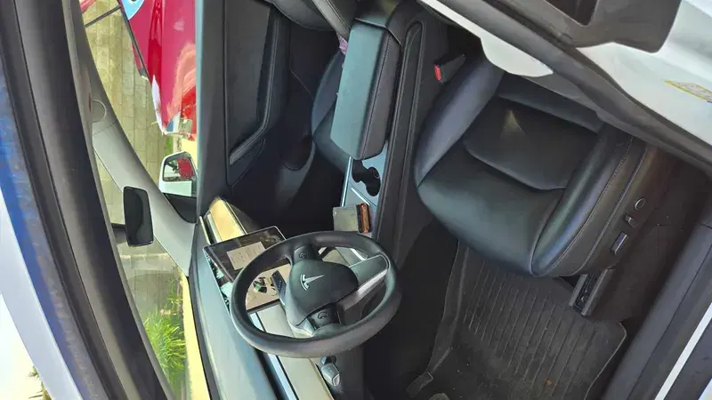 Car Image 4