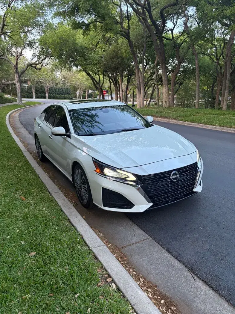 Car Image 4
