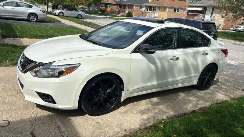 Car Image 3