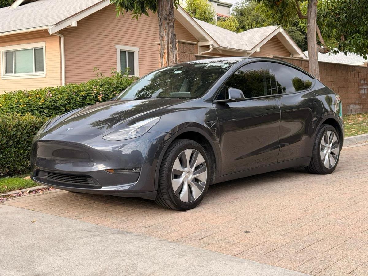 Tesla Model Y 2023