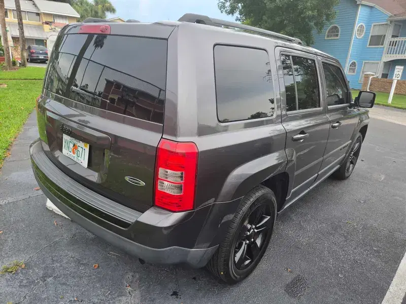Car Image 4