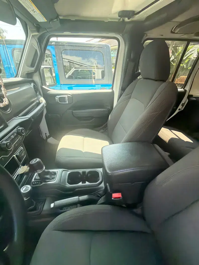 Car Image 4