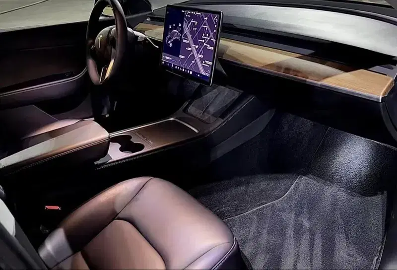 Car Image 4