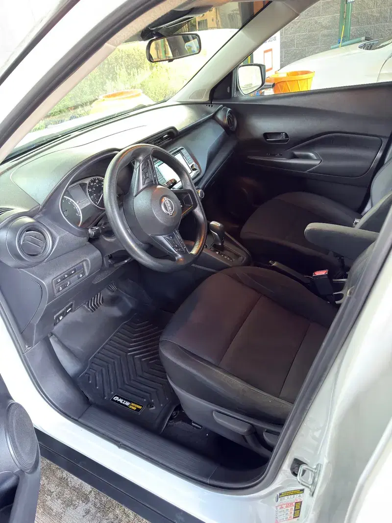 Car Image 4