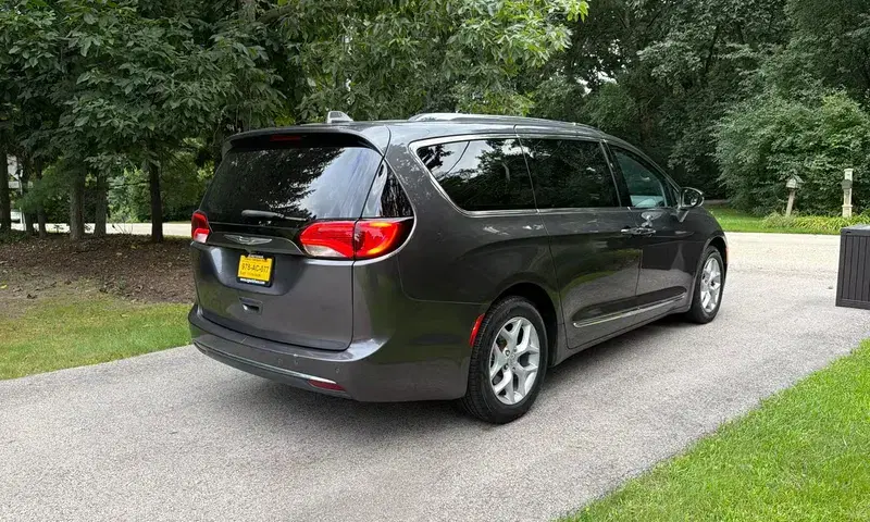 Car Image 4
