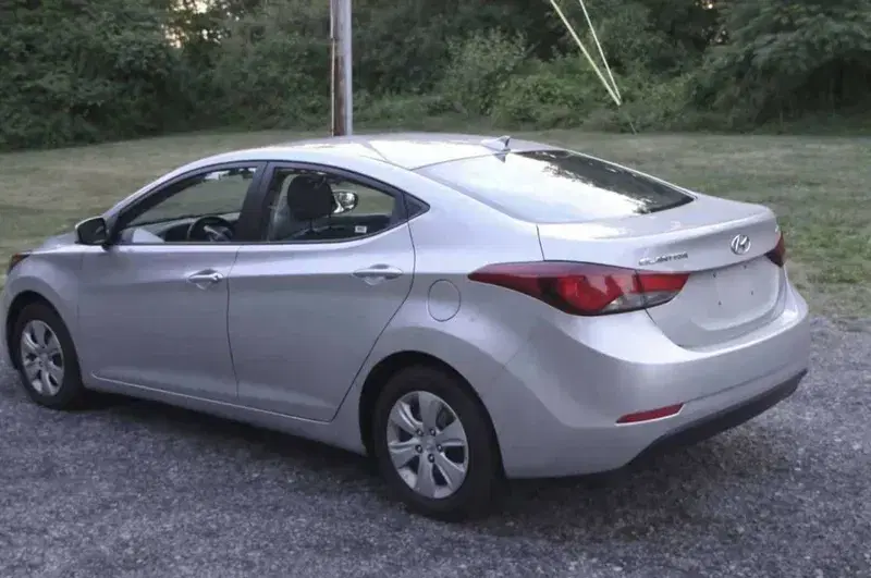 Car Image 3